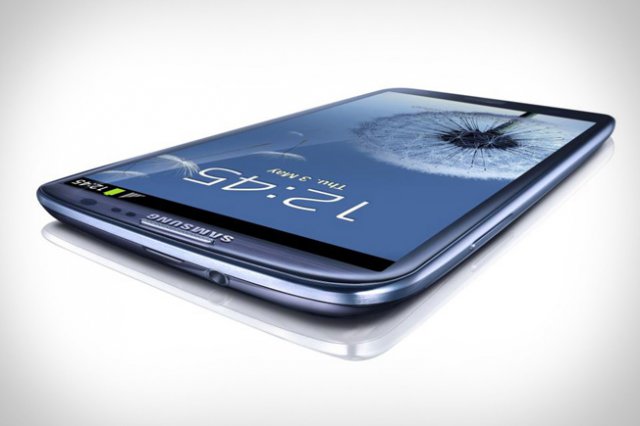 Samsung готовит 64-гигабайтную версию смартфона Galaxy S III
